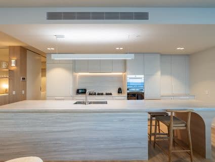 901/4 Marine Parade, Kirra - Thumbnail 2