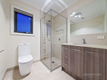 14 Royaloak Crescent, Cranbourne East - Thumbnail 5
