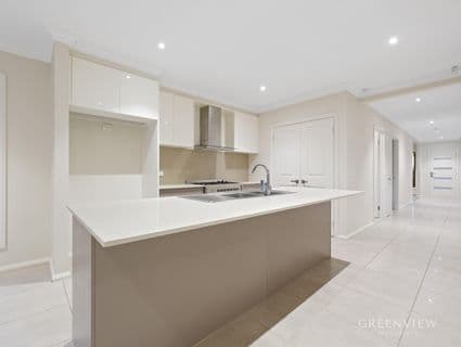 14 Royaloak Crescent, Cranbourne East - Thumbnail 8