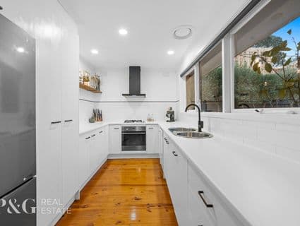 9 Ambleside Crescent, Berwick - Thumbnail 3