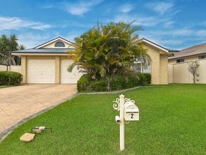 2 Crestleigh Close, Woongarrah - Thumbnail 2