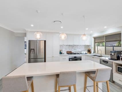 2 Crestleigh Close, Woongarrah - Thumbnail 4