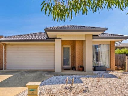 37 Waterside Circuit, Sandhurst - Thumbnail 2