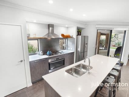 17 Birchgrove Way, Pearsall - Image 1