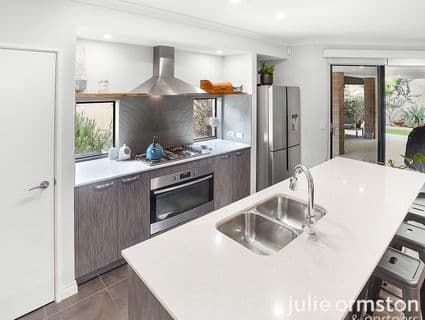 17 Birchgrove Way, Pearsall - Thumbnail 8