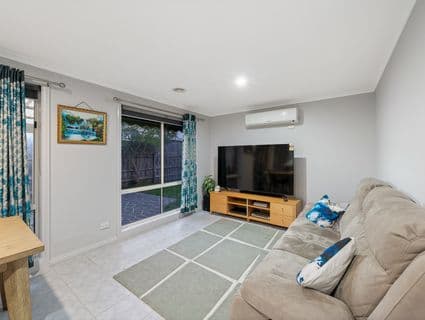 19 Glenaire Cres, Cranbourne West - Thumbnail 7
