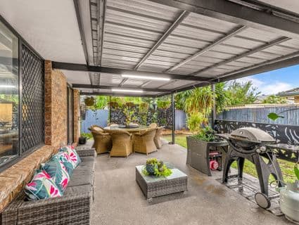 26 Lake Somerset Court, Logan Reserve - Thumbnail 2