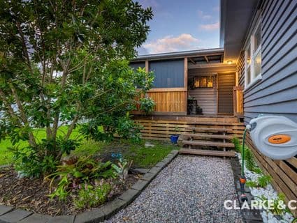 16 Dyer Street, Landsborough - Thumbnail 2