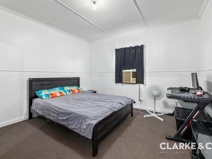 16 Dyer Street, Landsborough - Thumbnail 7