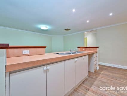 8 Upton Way, Tapping - Thumbnail 3