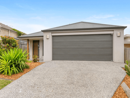 16 Sunstone Avenue, Pimpama - Image 1