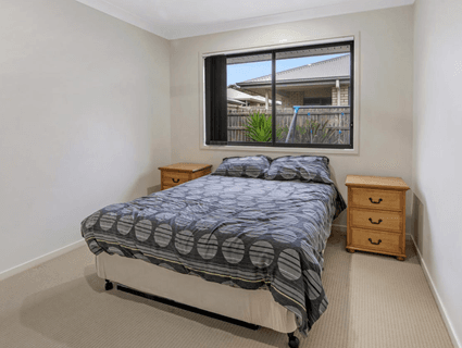16 Sunstone Avenue, Pimpama - Thumbnail 4