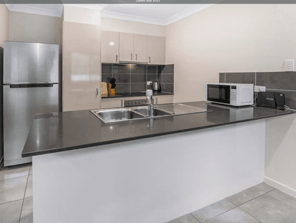 16 Sunstone Avenue, Pimpama - Thumbnail 8