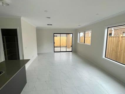 8 Breezy Circuit, Werribee - Thumbnail 5