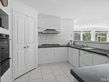 6 Golden Ash Court, Meadow Heights - Thumbnail 3