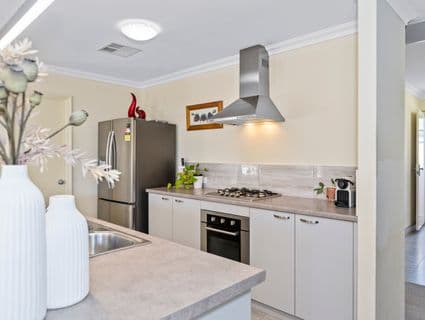 15 Hurlingham Loop, Meadow Springs - Thumbnail 6