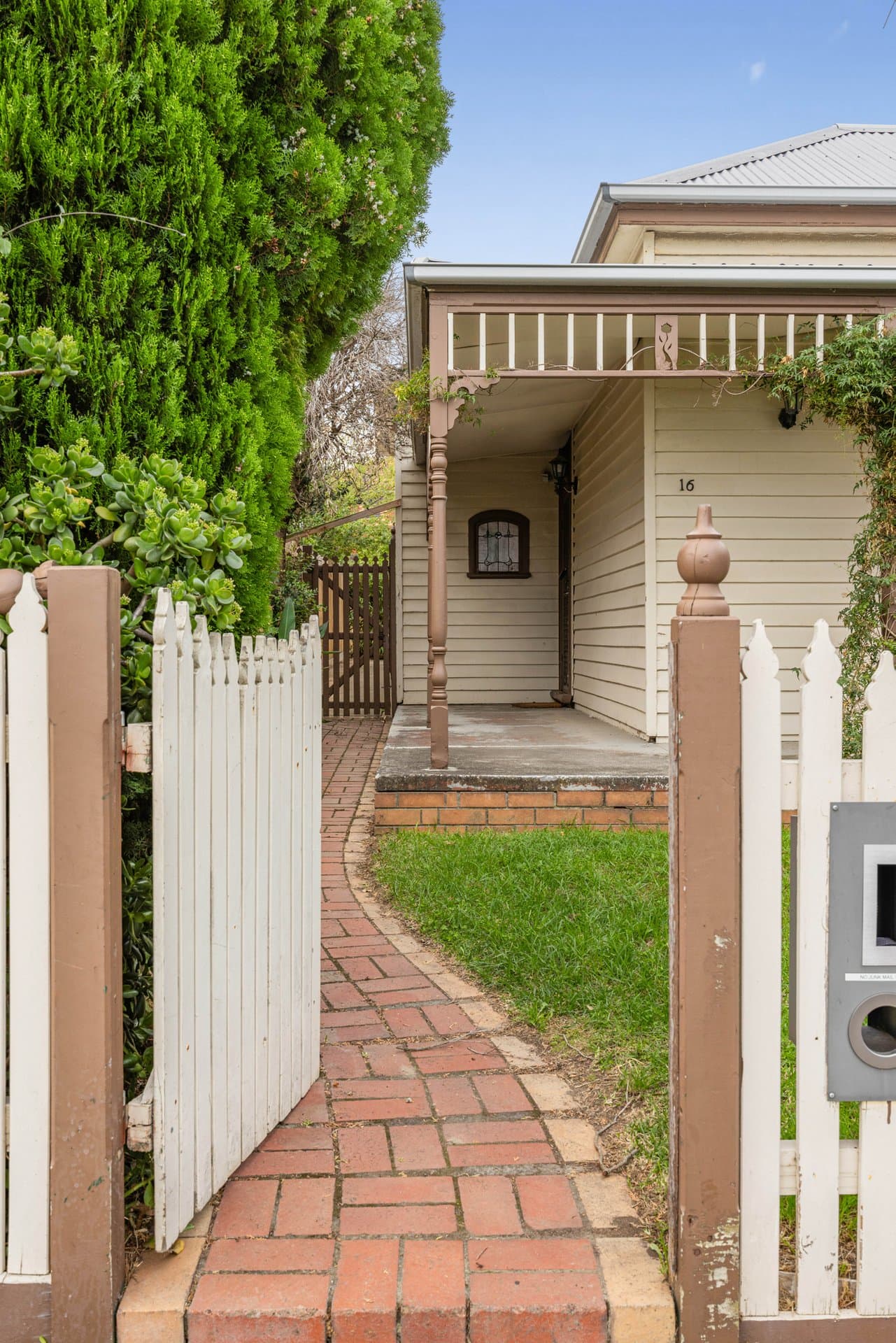 16 Ballantyne Street, Thornbury - Thumbnail 2