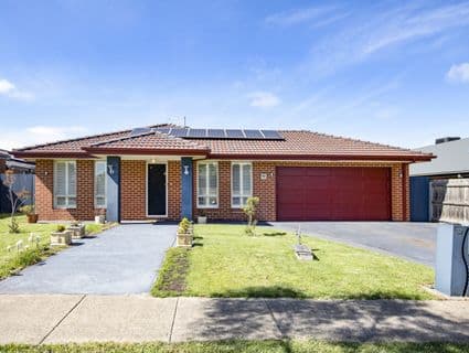 12 Black Avenue, Gisborne - Image 1