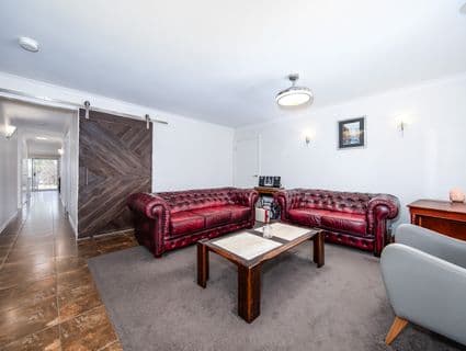 12 Black Avenue, Gisborne - Thumbnail 2