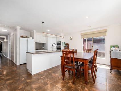 12 Black Avenue, Gisborne - Thumbnail 4