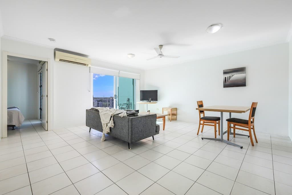 1003/5 Gardiner Street, Darwin City - Thumbnail 4
