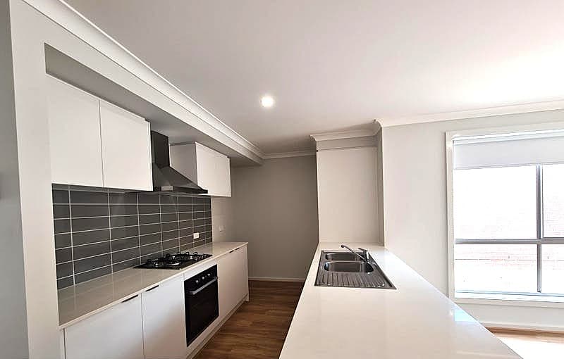18 Mclean Street, Thornhill Park, VIC, 3335, Thornhill Park - Thumbnail 2