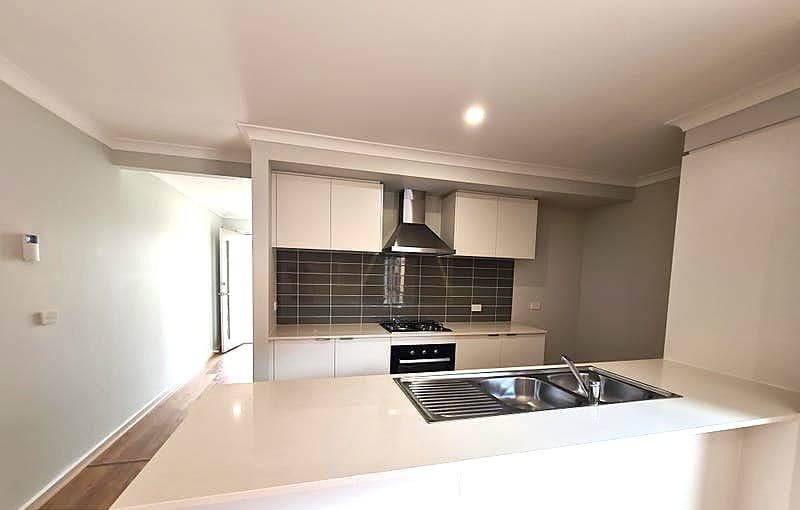 18 Mclean Street, Thornhill Park, VIC, 3335, Thornhill Park - Thumbnail 3