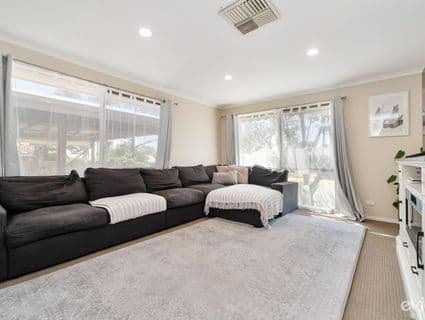 6 Elana Court, Langwarrin - Thumbnail 3