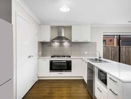 11 Blackberry Street, Manor Lakes - Thumbnail 6