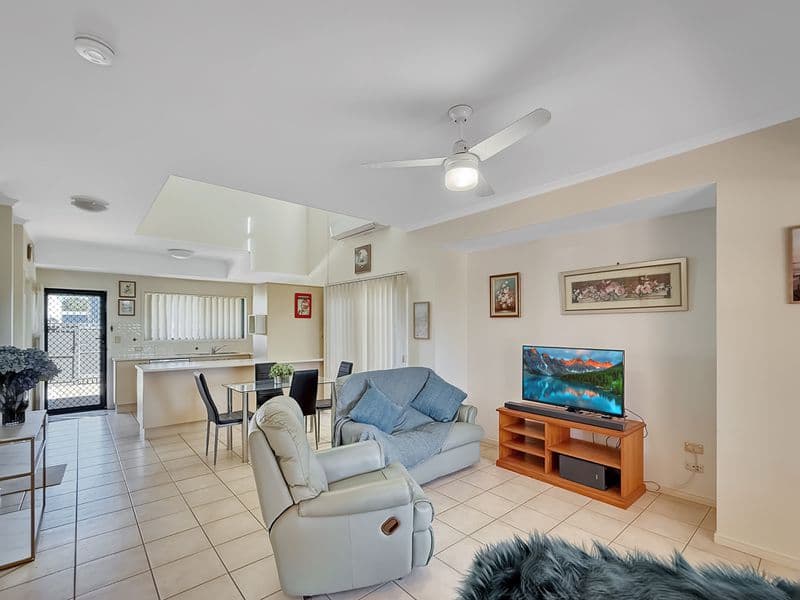 108 / 34-56 Elizabeth Street, Urangan, QLD, Urangan - Thumbnail 3