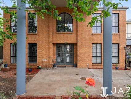 1 Seabrook Boulevard, Seabrook - Thumbnail 2