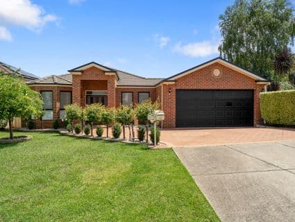 10 Darvell Court, Greenvale - Image 1