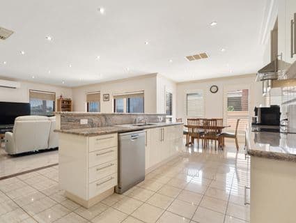 10 Darvell Court, Greenvale - Thumbnail 8