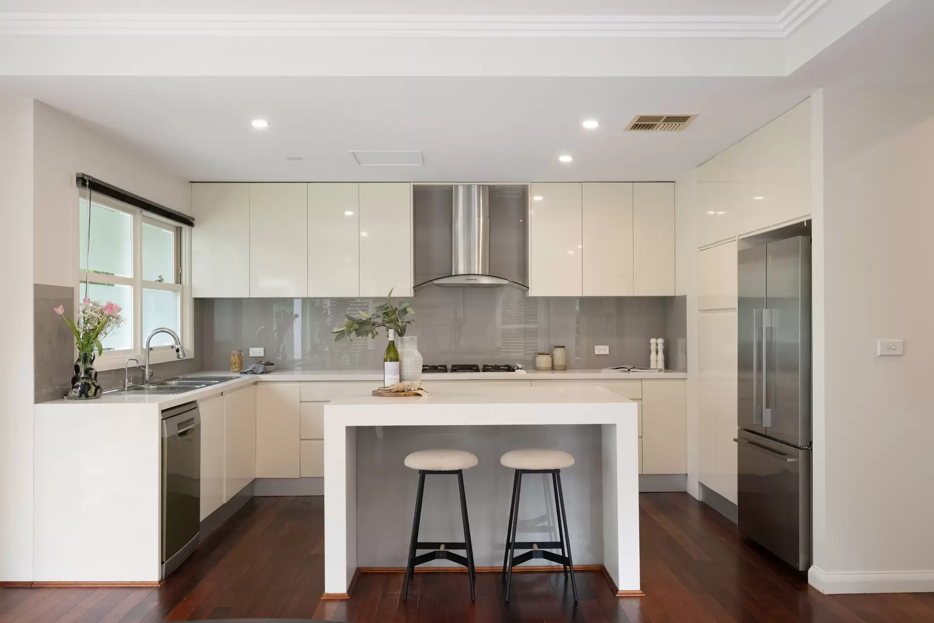 19 Fairlawn Avenue, Turramurra - Thumbnail 3