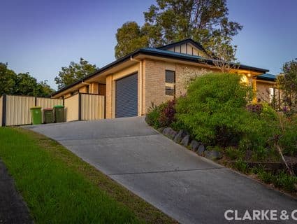 7 Carriage Crescent, Beerburrum - Image 1