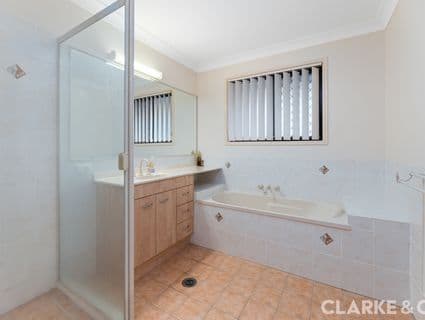 7 Carriage Crescent, Beerburrum - Thumbnail 5