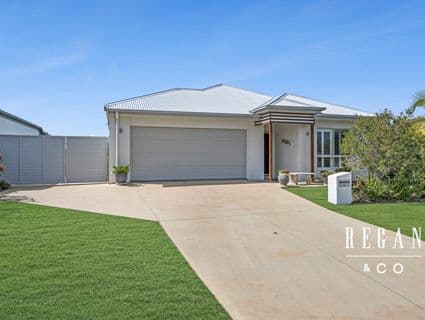 19 Callisia Crescent, Banksia Beach - Thumbnail 2