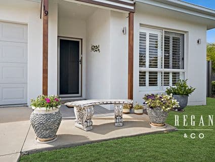 19 Callisia Crescent, Banksia Beach - Thumbnail 3