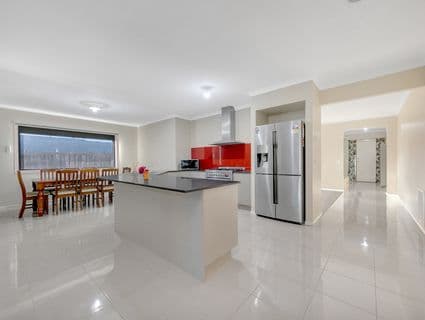 13 Lauriston Place, Wallan - Thumbnail 5