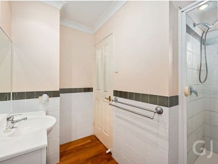 12 Alva Terrace, Gordon Park - Thumbnail 8