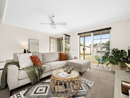 2/42 East Road, Seaford - Image 1