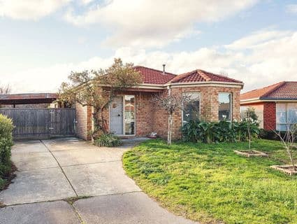 8 Shorthorn Walk, Narre Warren South - Image 1