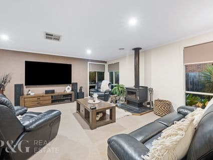 8 Lochard Terrace, Narre Warren South - Thumbnail 3