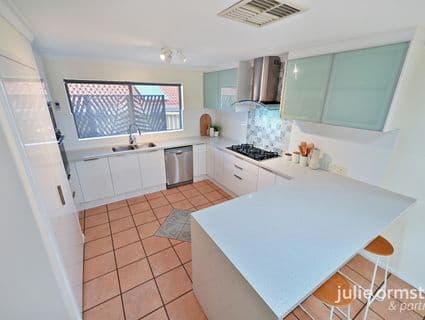 9 Timbercrest Rise, Woodvale - Thumbnail 2