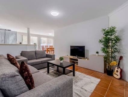 8 Barrul Place, Thornlie - Thumbnail 2