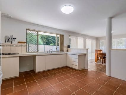 8 Barrul Place, Thornlie - Thumbnail 6