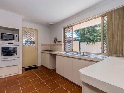 8 Barrul Place, Thornlie - Thumbnail 7