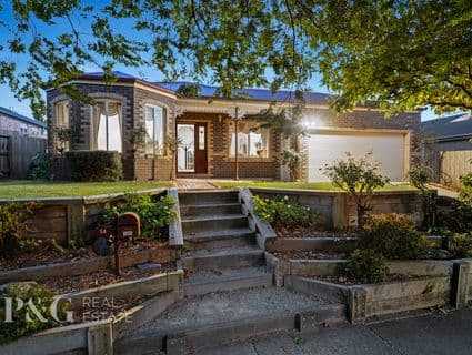 14 Dorchester Drive, Narre Warren South - Image 1