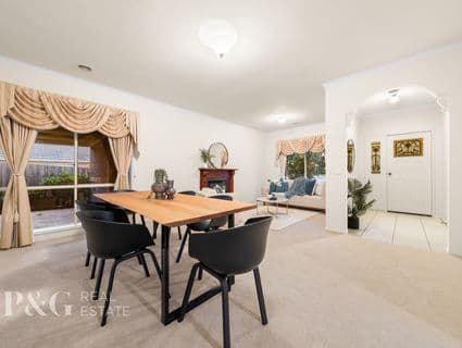 14 Dorchester Drive, Narre Warren South - Thumbnail 2