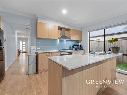 17 Rathberry Circuit, Clyde North - Thumbnail 3